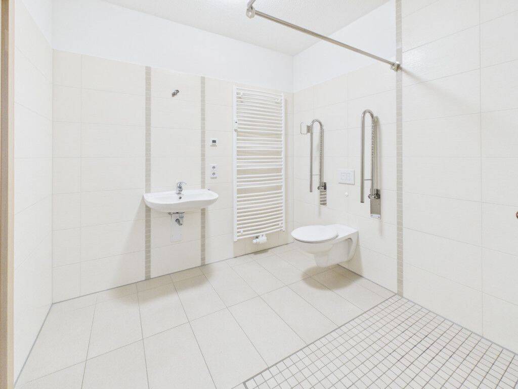 2-Raum-Wohnung im Erdgeschoss mit Balkon auf dem südlichen Sonnenberg, 9130 Chemnitz (Hilbersdorf Sonnenberg Yorckgebiet Zentrum)