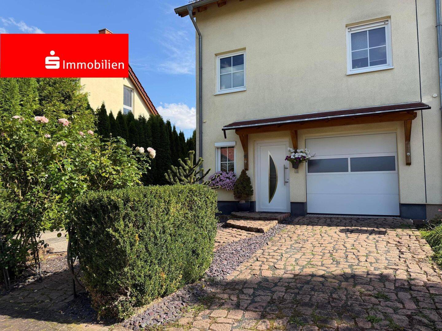 Attraktives Reihenendhaus in Erfurt-Stotternheim – 126 m² Wohnfläche, überdachte Terrasse und Garten, 99095 Erfurt (Mittelhausen Schwerborn Stotternheim)