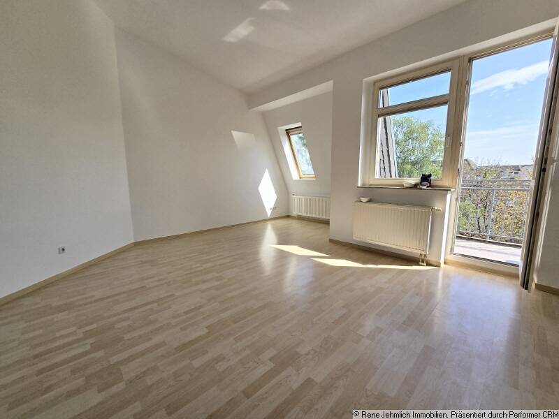 Lichtdurchflutete Wohnung im Dachgeschoss mit hohen Decken, Lift, großer Terrasse und TG, 9112 Chemnitz (Altendorf Kaßberg Zentrum)