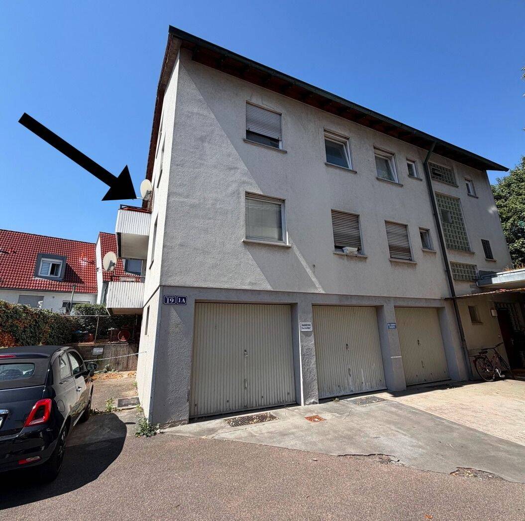 2-Zi.-Wohnung in Top-Lage mit Potenzial incl. 4 Garagen in Esslingen zu verkaufen, 73730 Esslingen am Neckar