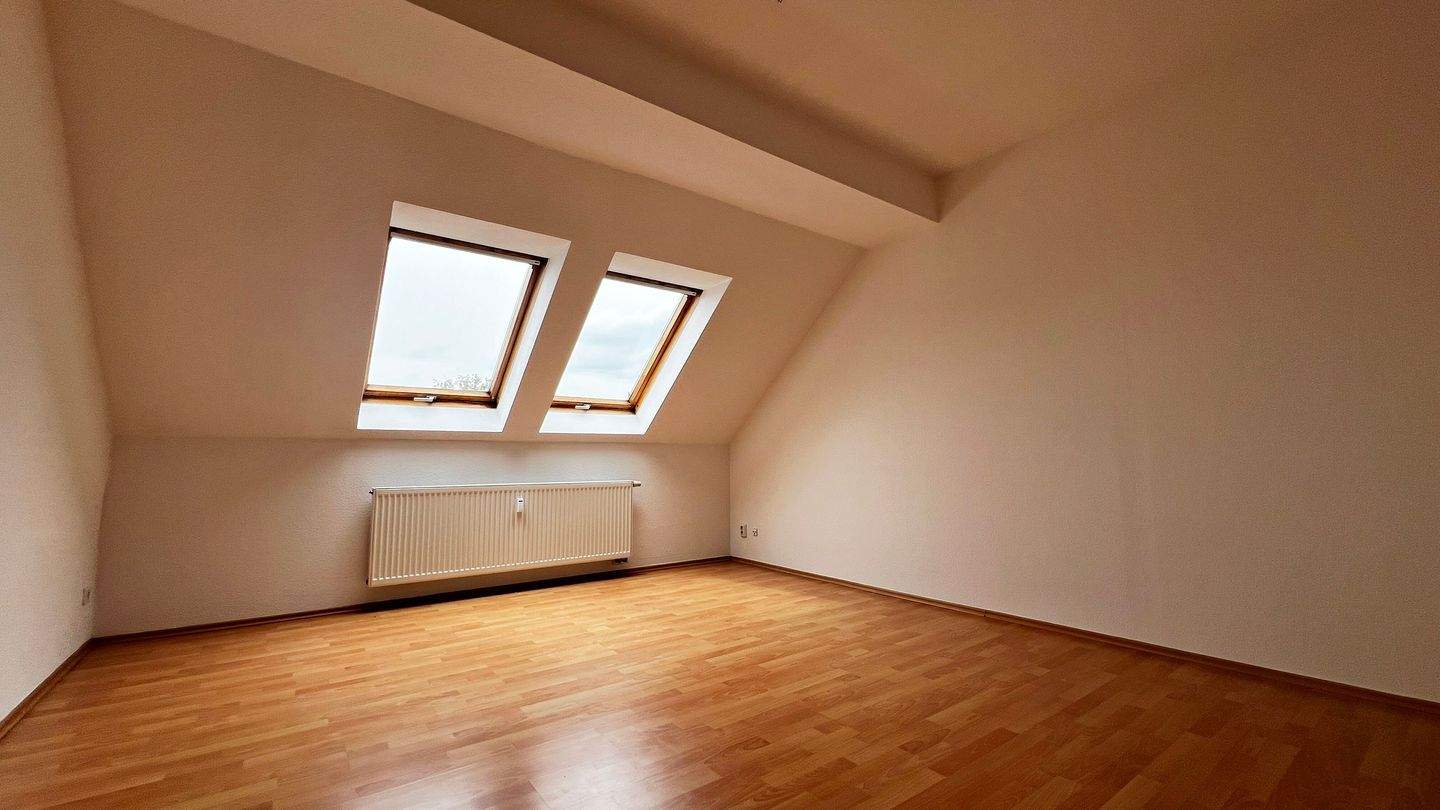 Großzügige 2-Zimmer-Dachgeschosswohnung mit Balkon in Chemnitz-Hilbersdorf, 9131 Chemnitz (Ebersdorf Hilbersdorf)