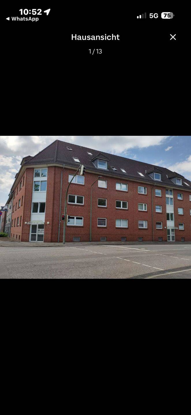 Großräumige 3-Zimmer -Wohnung mit Balkon nähe zum Zentrum, 24534 Neumünster (Innenstadt)
