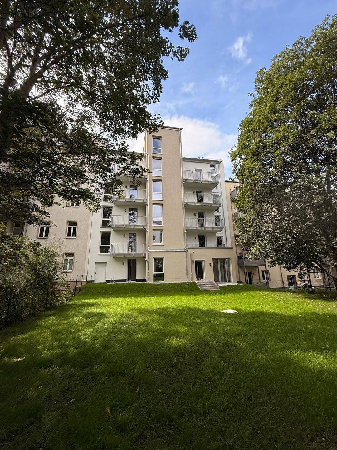Licht, Luft & 2 Balkone : Ihre Wohnung in der Erich-Mühsam-Straße, 9112 Chemnitz (Altendorf Kaßberg Zentrum)