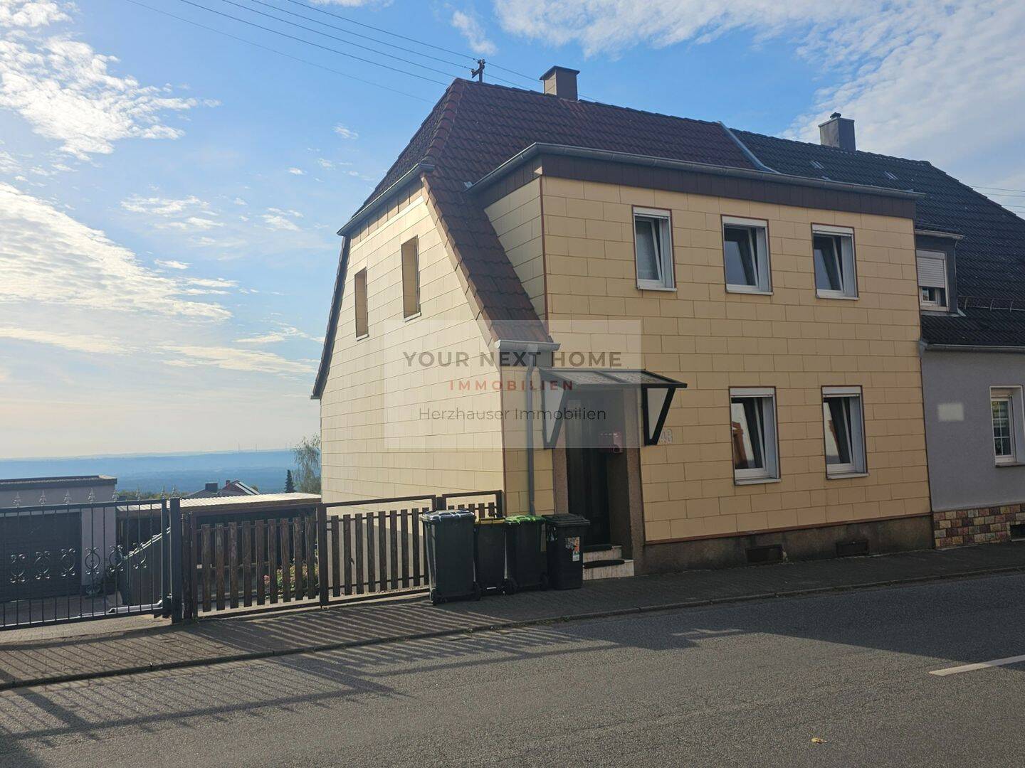 Doppelhaushälfte mit großem Garten und herrlichem Ausblick in Bexbach-Frankenholz, 66450 Bexbach