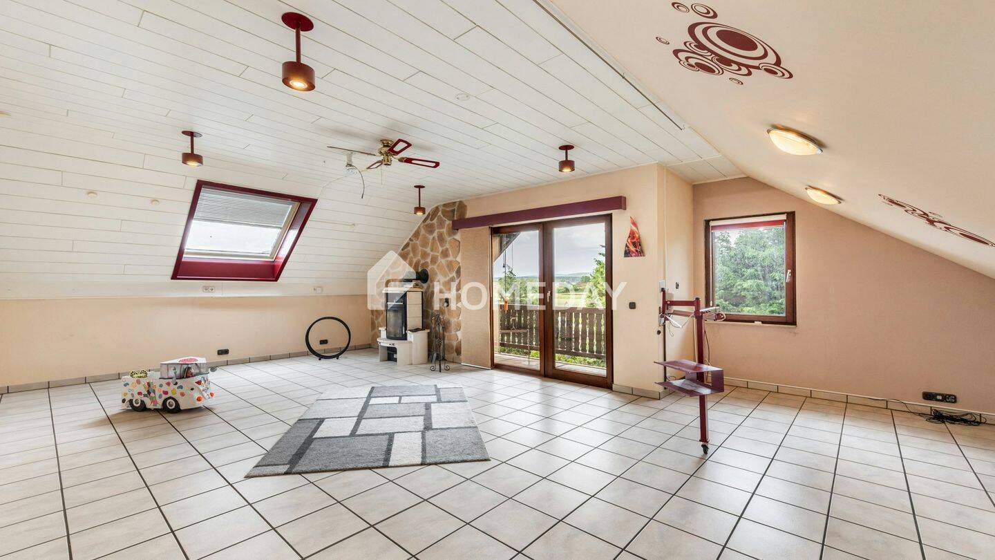 Wohnen und Arbeiten im Einklang: Gewerbe- und Wohnanwesen mit Sauna, Wallbox, Garage und vielem mehr, 52379 Langerwehe