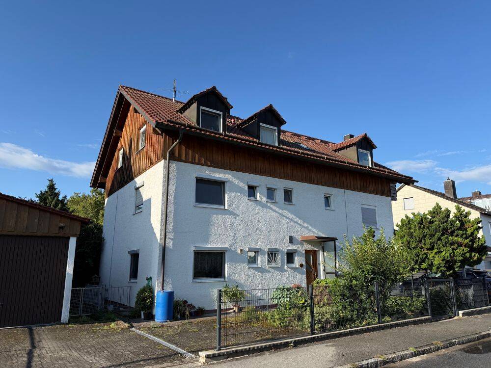 Perfekt gelegene 4-Zimmer-Dachgeschoss-Wohnung, 85435 Erding
