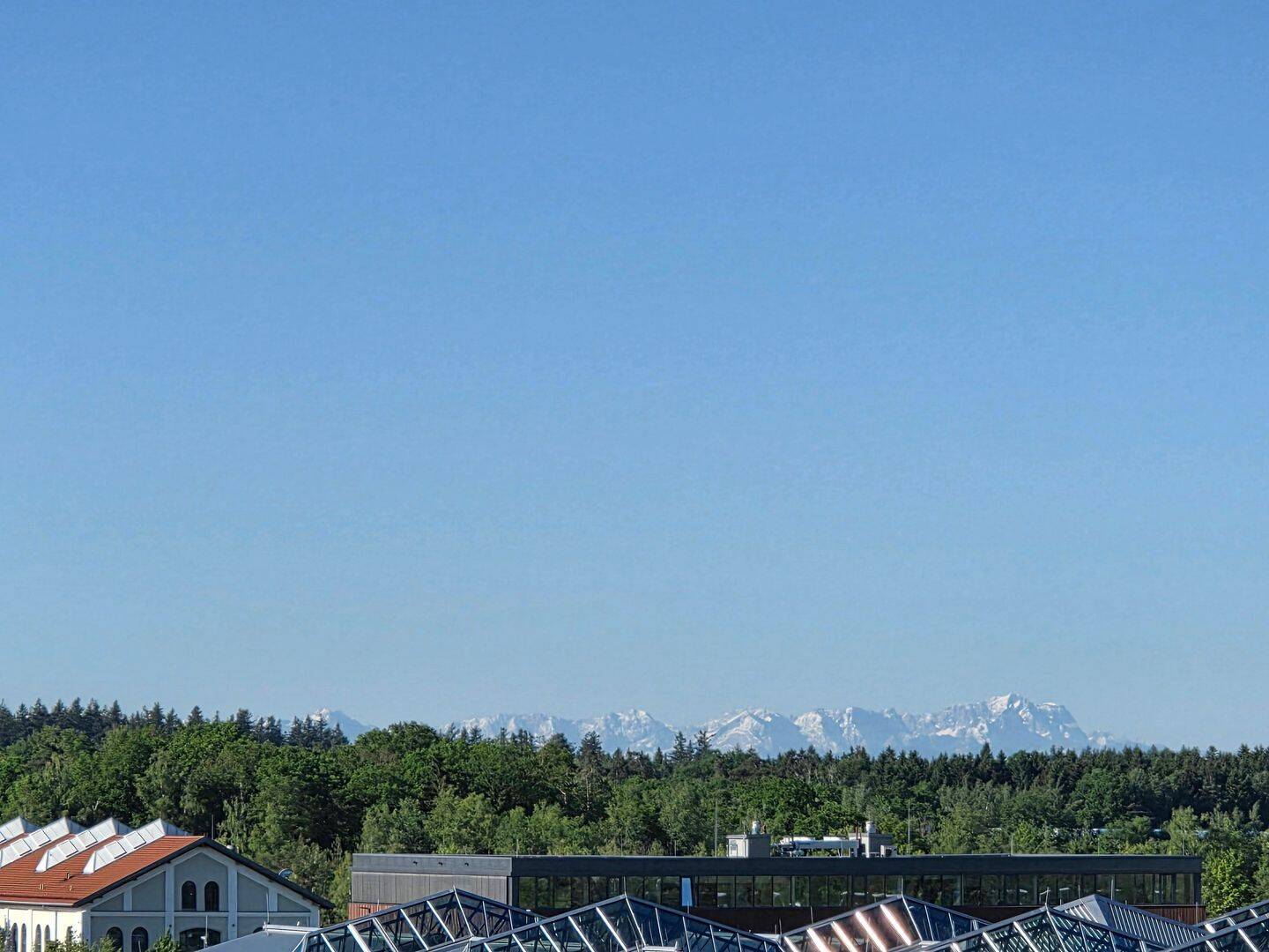 Dachterrassenwohnung mit Alpenblick, PV-Anlage und EBK, 81249 München (Allach-Untermenzing Aubing-Lochhausen-Langwied Pasing-Obermenzing)