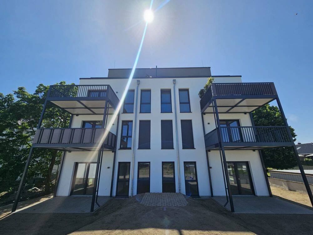 Neuwertige Terrassenwohnung mit separatem Zugang, Stellplatz und großzügiger Terrasse, 39175 Biederitz