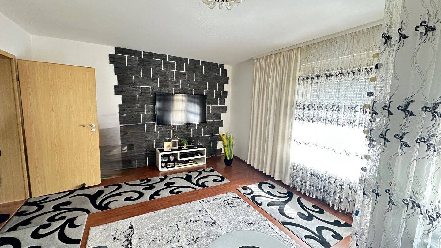 4-Zimmer-Wohnung mit Balkon, EBK & Stellplatz, 86633 Neuburg a.d. Donau