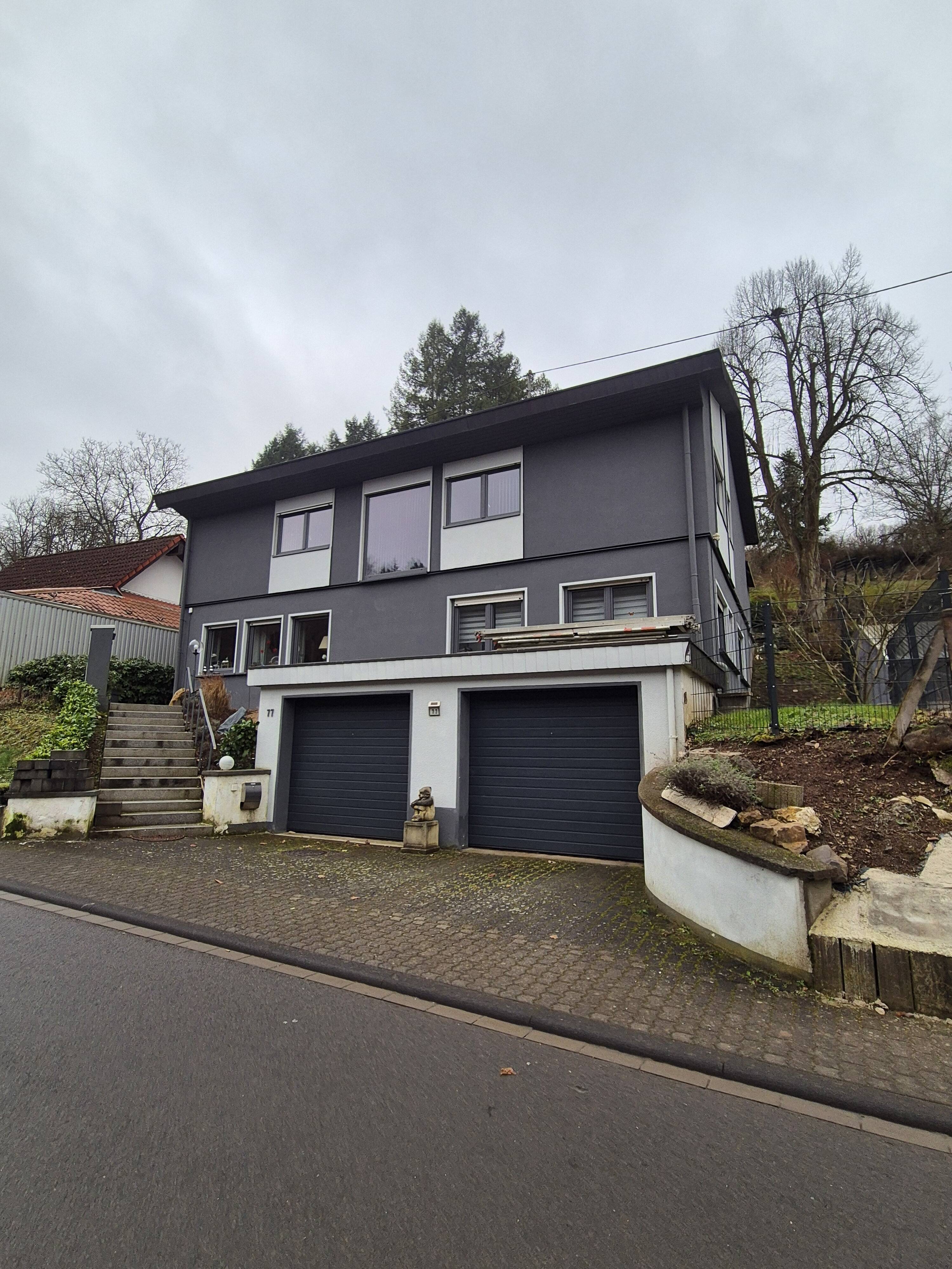 Freistehendes Einfamilienhaus mit großem Garten, 55743 Idar-Oberstein