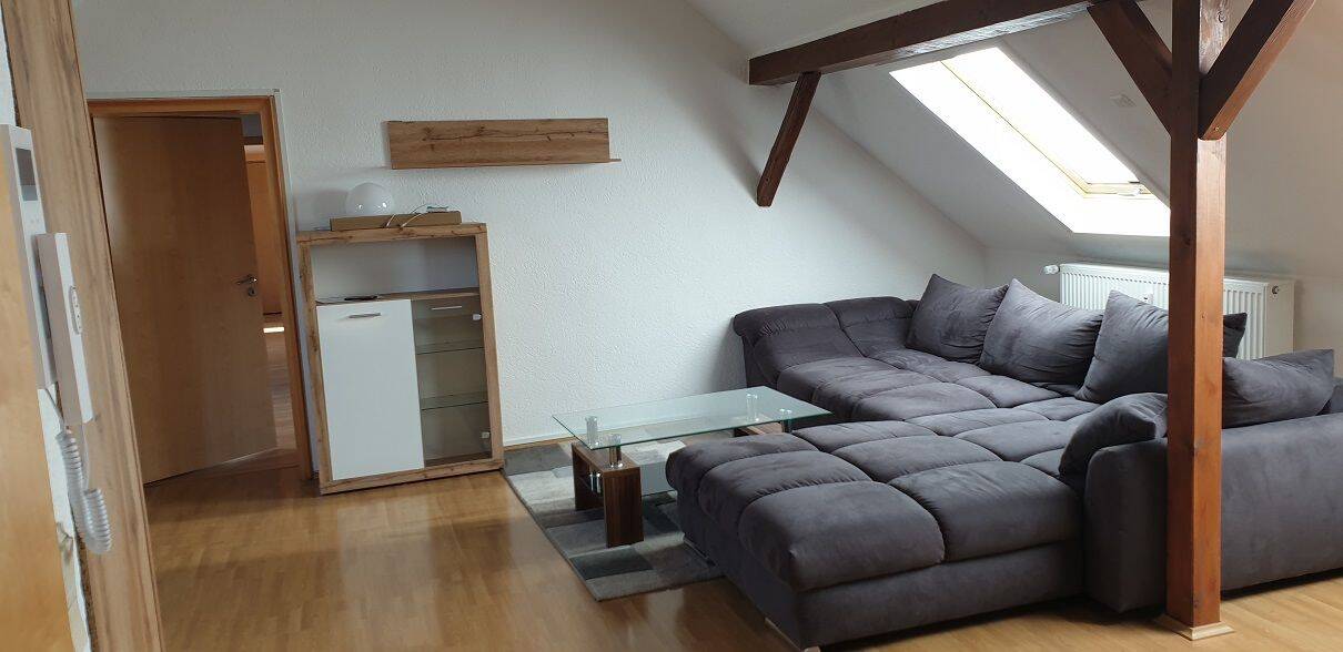 Großzügige DG-Wohnung (ca. 132 m²) mit 2 Bädern, EBK & optionalen Stellplatz – hell & mit Charakter in Hargesheim, 55595 Hargesheim