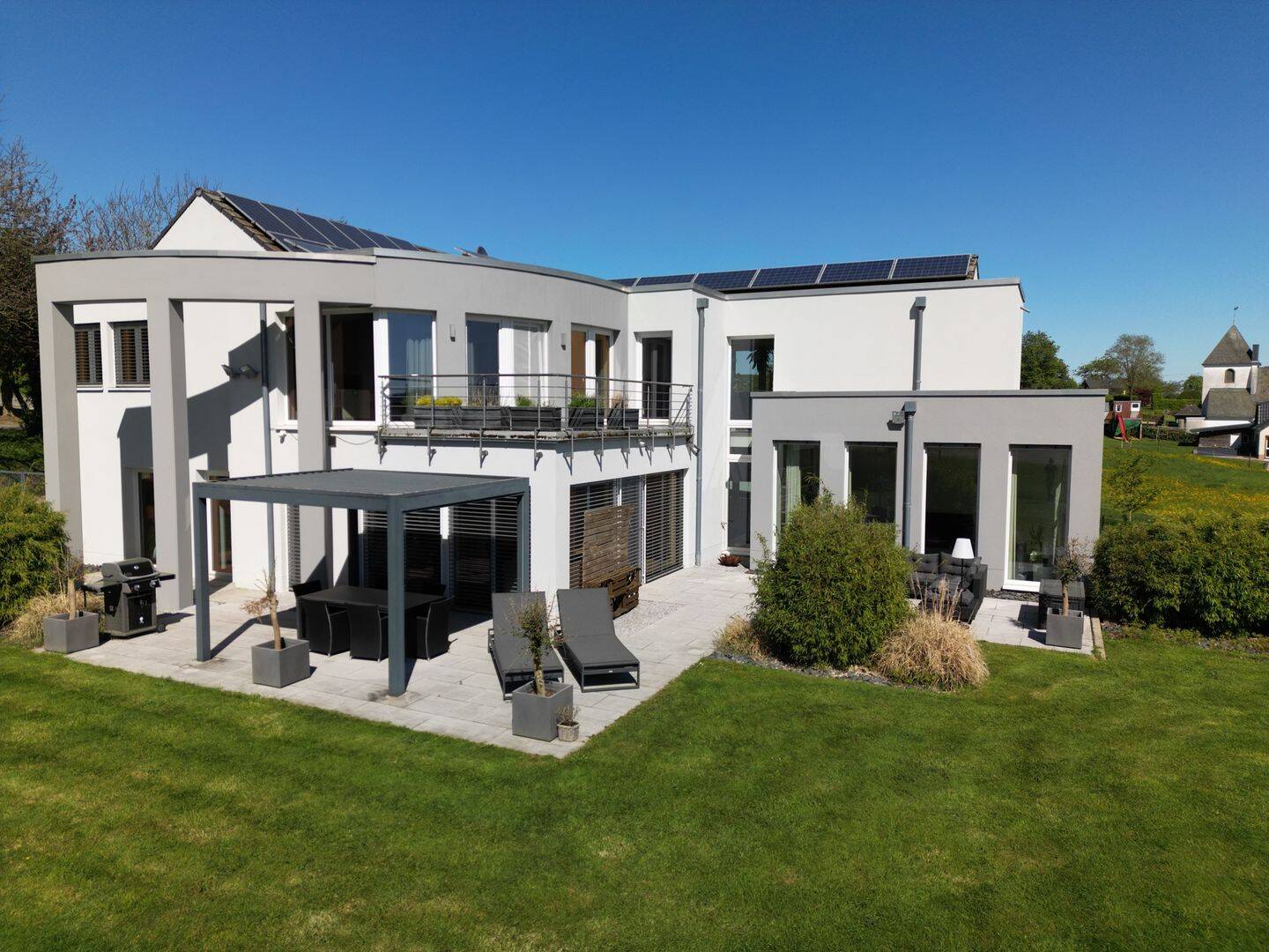 Architektenvilla I Riesiges Sonnengrundstück I Energieeffizienz, 54636 Oberweiler