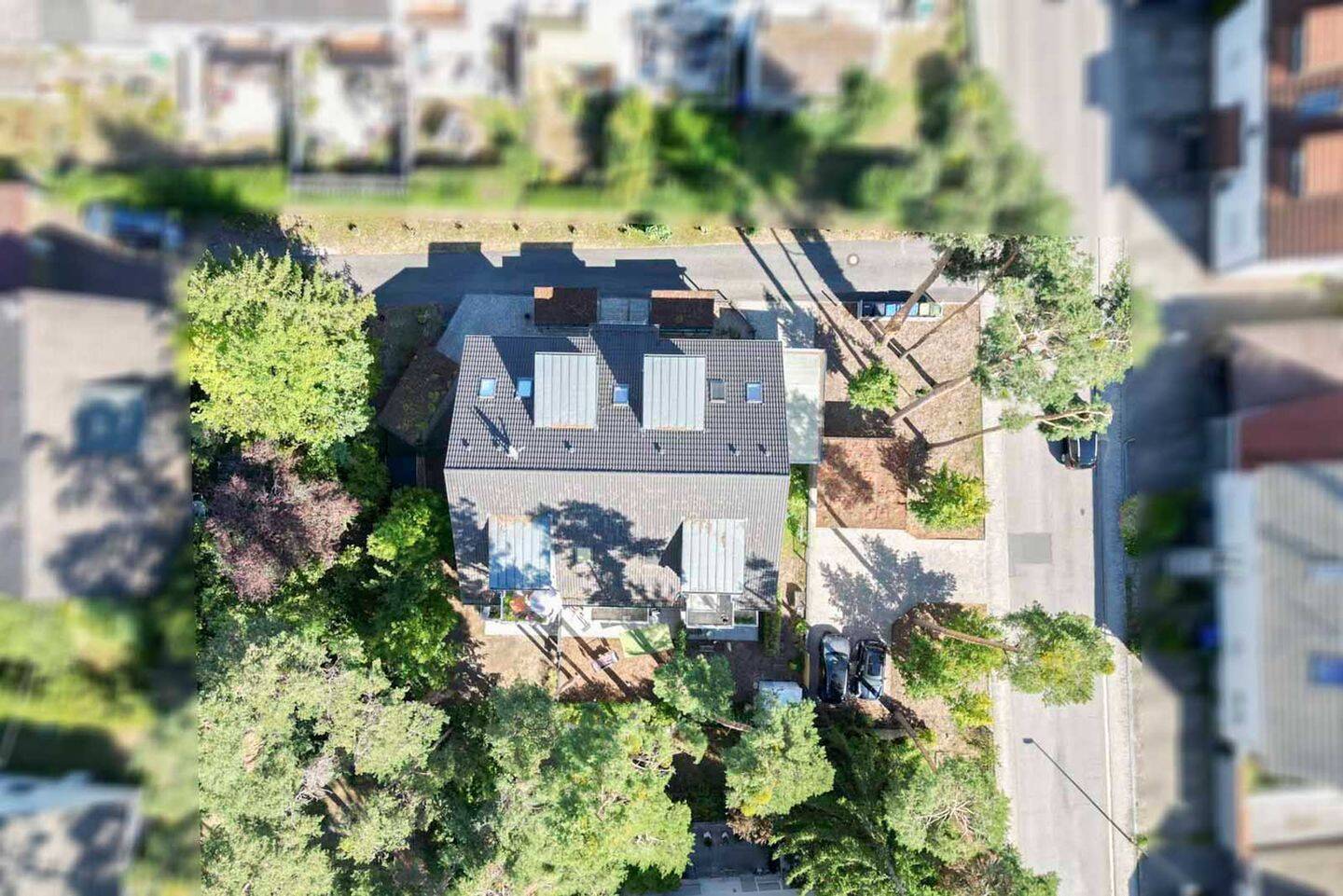 Bezugsfreie & moderne Dachgeschosswohnung mit Balkon und Carport nahe dem Dechsendorfer Weiher, 91056 Erlangen