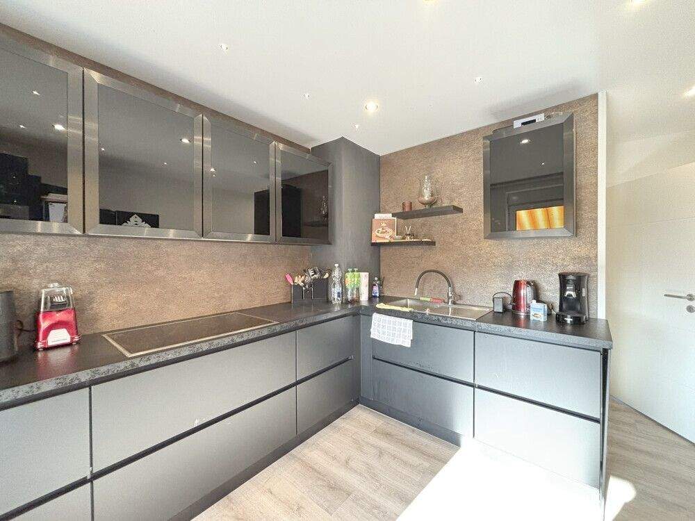 Moderne 4-Zimmer-Wohnung mit zwei Balkonen in zentraler Lage von Ludwigshafen, 67061 Ludwigshafen am Rhein (Mitte Süd)