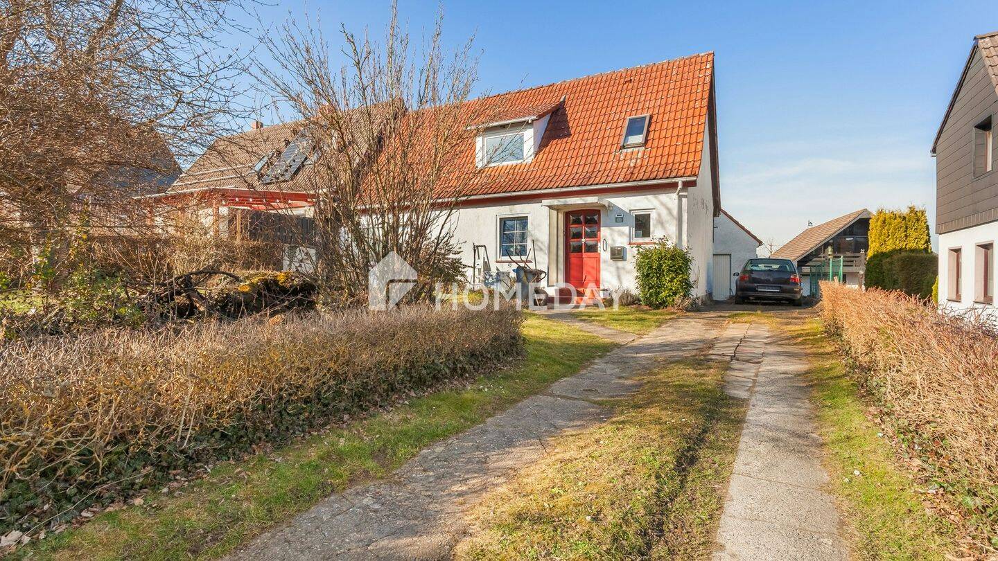 Sanierungsbedürftige Doppelhaushälfte mit 6 Zimmern, großem Grundstück und viel Potenzial, 38259 Salzgitter