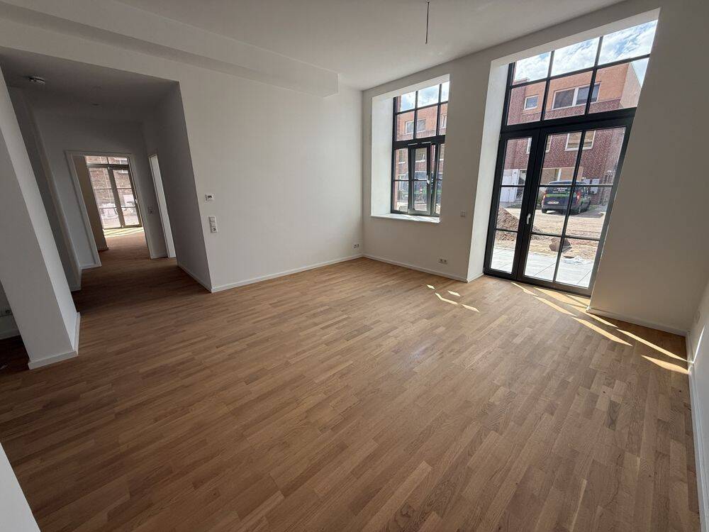 Wohnen im Denkmal – 3 Zimmer, 2 Terrassen, Parkett, modernes Bad mit Dusche, Stellplatz!, 39124 Magdeburg (Neue Neustadt)