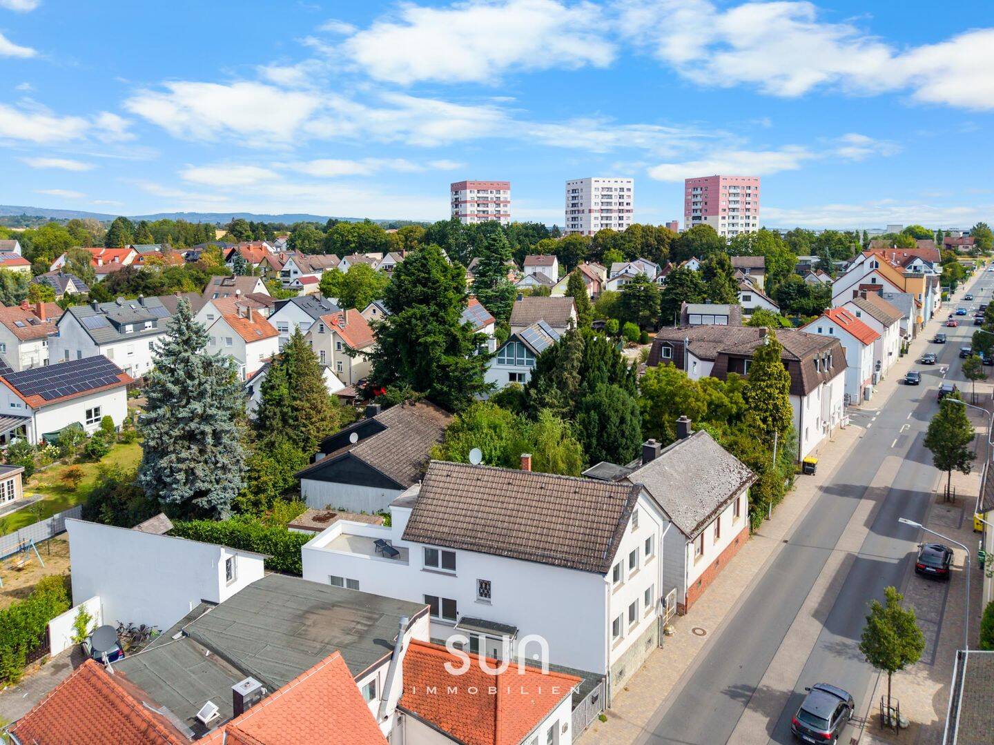 2024 MODERNISIERTES EINFAMILIENHAUS IN STEINBACH  – 235 m² Traumgarten in zentraler Lage, 61449 Steinbach (Taunus)
