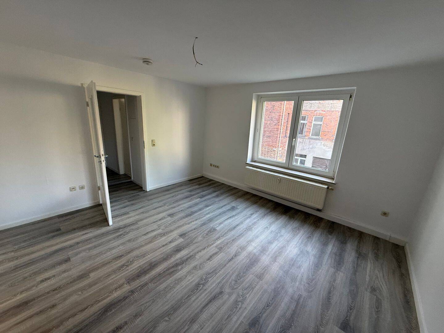 Wunderschöne kleine Wohnung mit 2 Zimmern – zentrumsnah, 8056 Zwickau