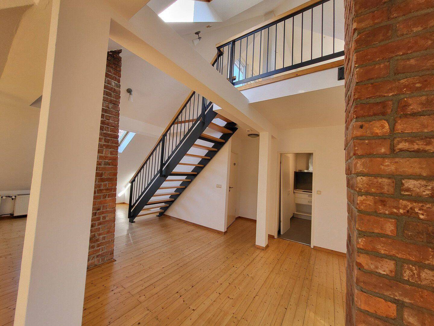 Ostviertel-Bestlage! Großzügiges Maisonette Dachstudio mit Dachterrasse, Nähe Theater, BG DG re, 37073 Göttingen
