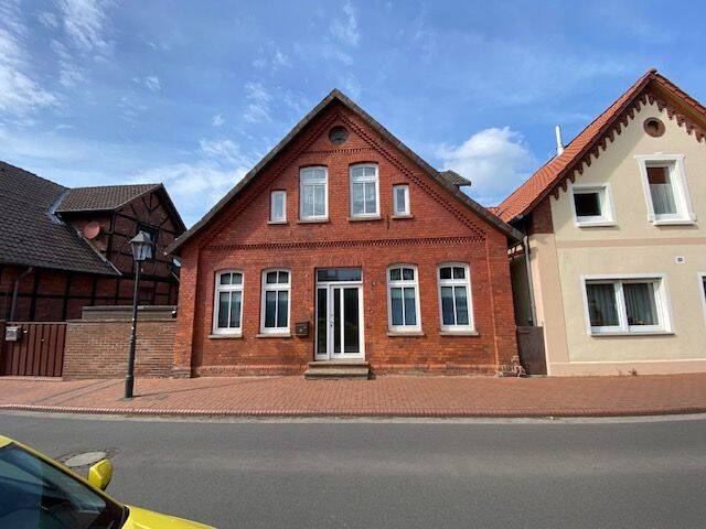 Solides Wohnhaus mit Ausbaupotenzial in ruhiger Seitenstraße, 31592 Stolzenau