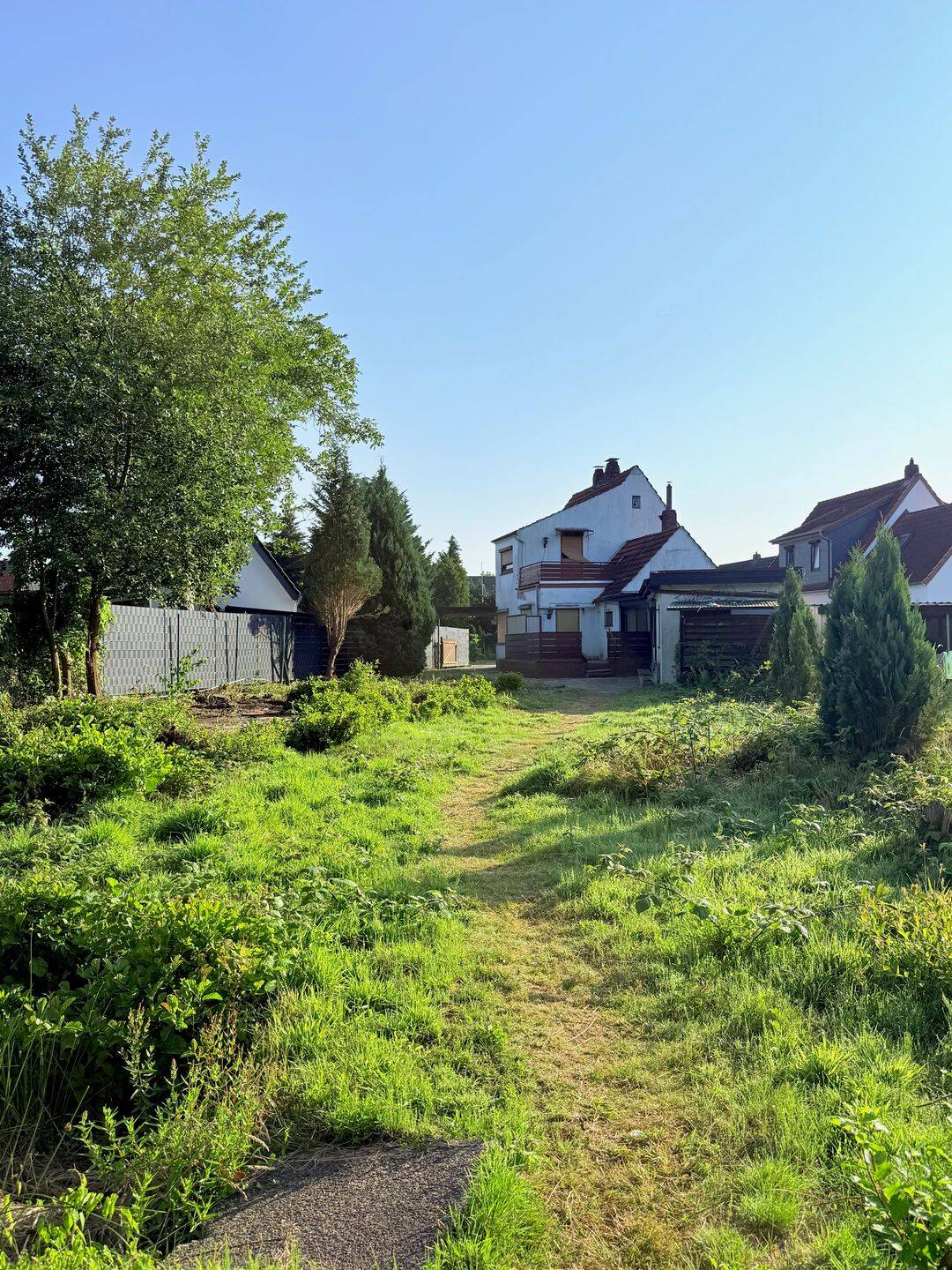 Raum für Ideen – großzügiges Baugrundstück mit Altbestand, 27749 Delmenhorst (Düsternort Mitte Schafkoven/Donneresch Stickgras/Annenriede)