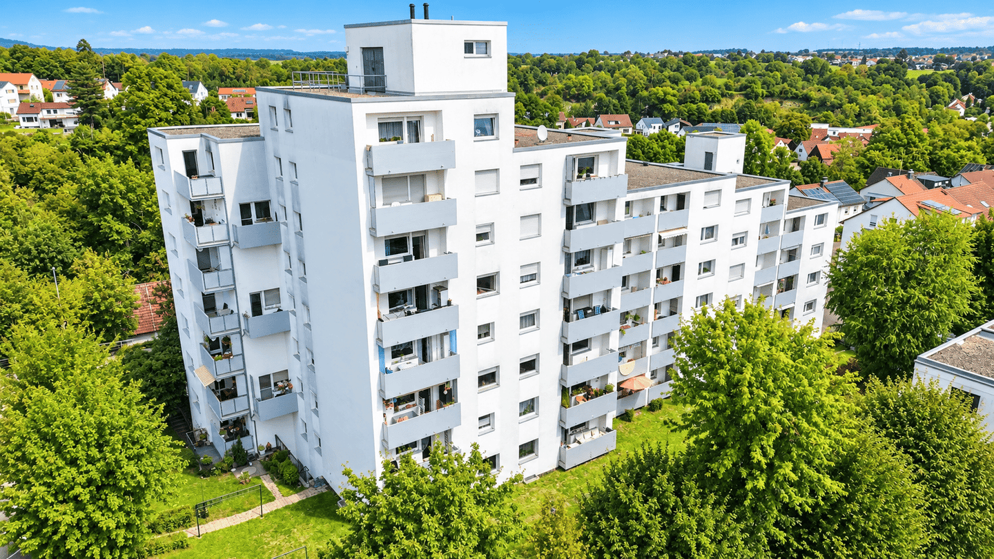 Gepflegtes Wohnen mit Balkon ins Grüne – komfortabel, bezugsfertig und zukunftsorientiert, 74343 Sachsenheim