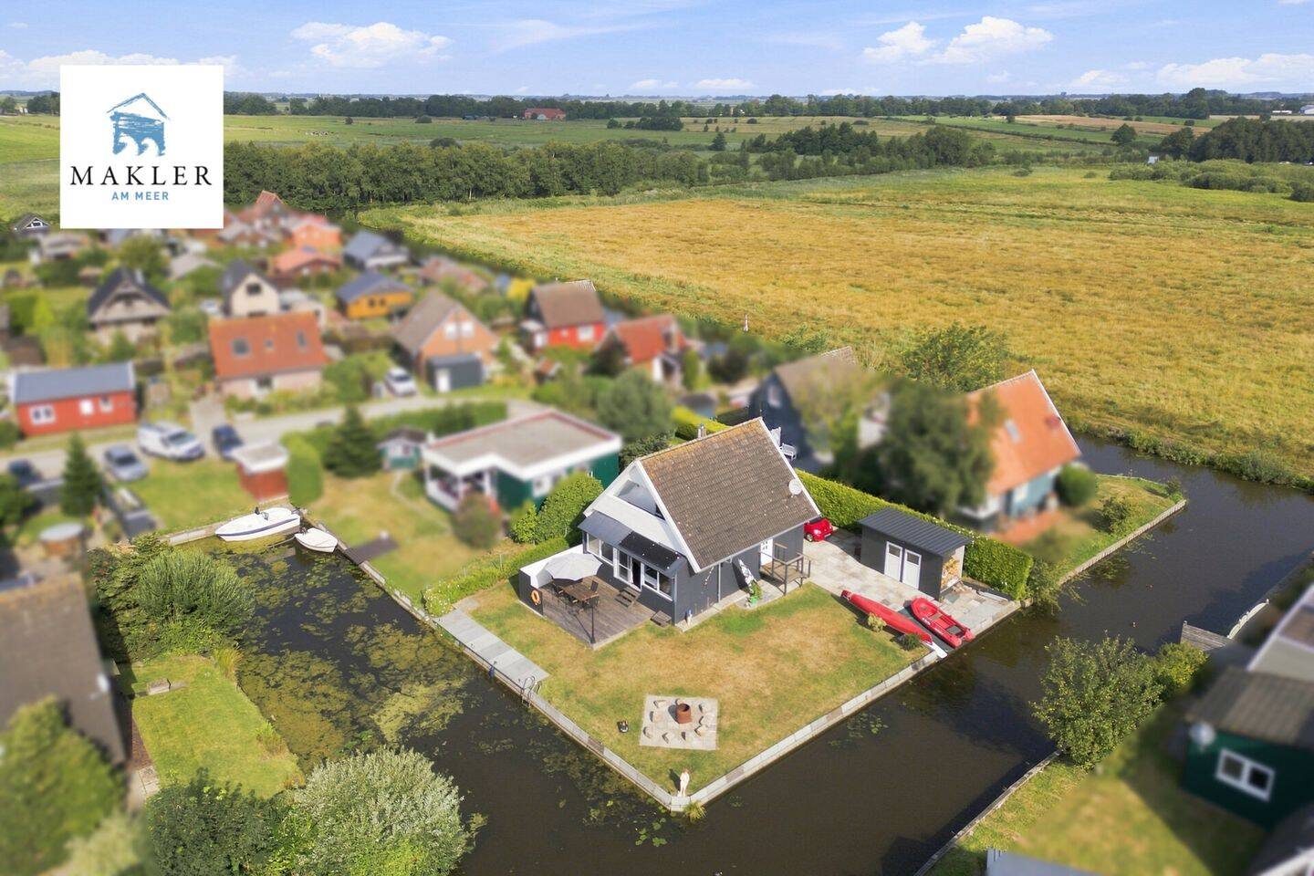 Ferienhaus zum Wohlfühlen – 3 Schlafzimmer, Kamin, Terrassen & Bootsanleger, 26624 Südbrookmerland