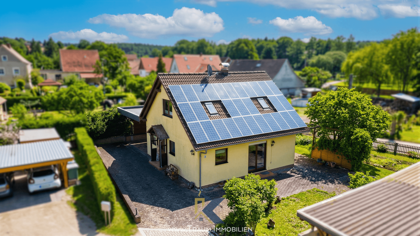 Wohnen mit Wohlfühlcharakter – Einfamilienhaus mit Kamin und Garten in Wahlhausen, 37318 Wahlhausen