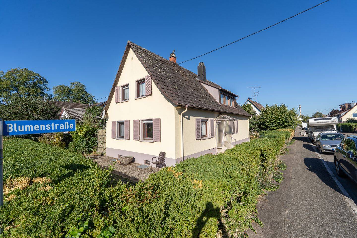 Ihr Rückzugsort in ruhiger Wohnlage – freistehendes EFH mit großem Garten, Dachterrasse und Garage, 79312 Emmendingen