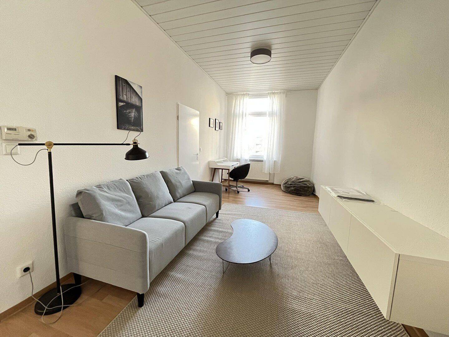 sanierte 2-Zimmer-Wohnung in Bockenheim, 60487 Frankfurt am Main (Bockenheim Hausen Rödelheim Westend-Süd)
