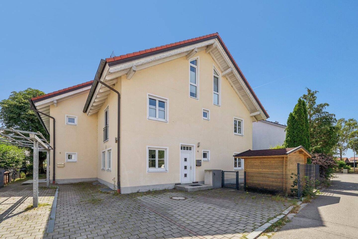 „Mehr Platz. Mehr Leben. Mehr Möglichkeiten.“ Familienfreundliches Zuhause mit Garten & Balkon in Germering, 82110 Germering