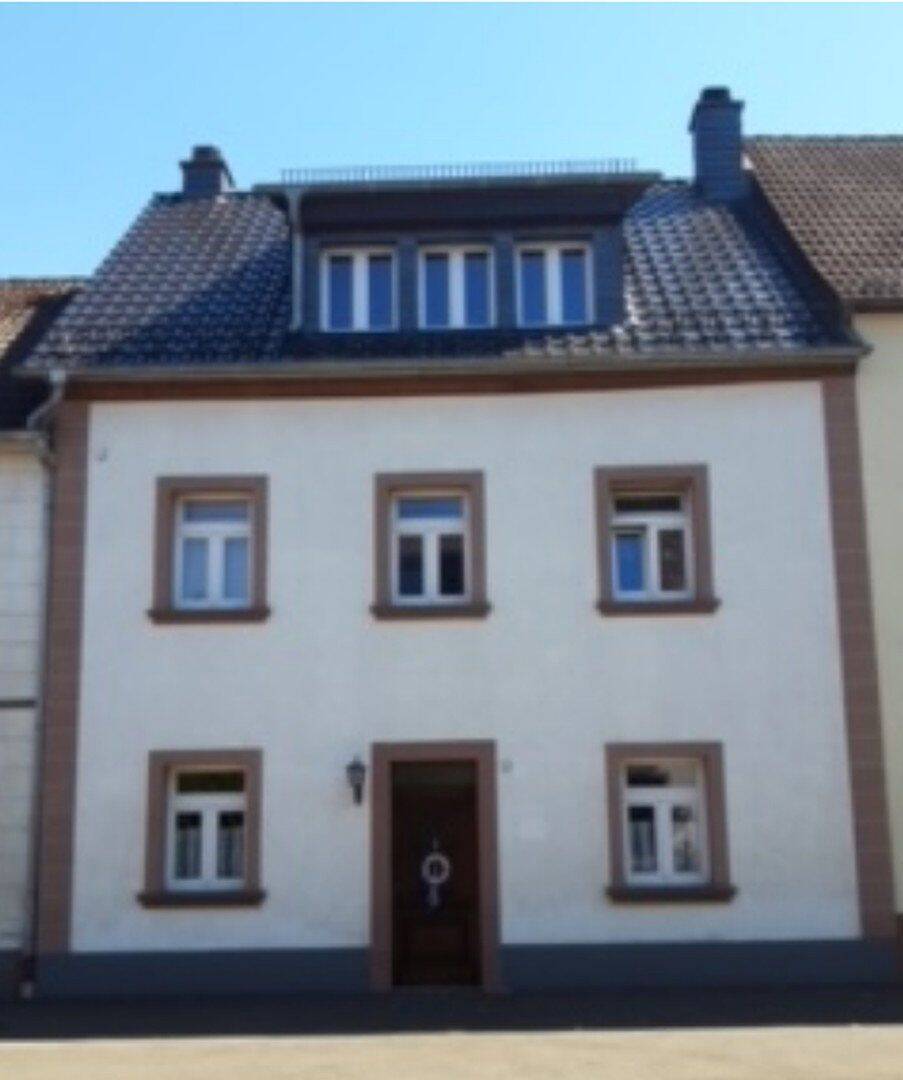 Charmantes Einfamilienhaus mit Balkon und großzügigem Studio, 54589 Stadtkyll