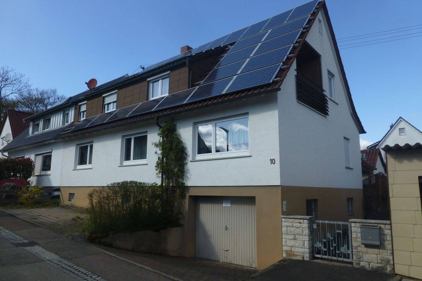 Charmante Doppelhaushälte mit 7 Zimmer und großem Garten, 73054 Eislingen/Fils