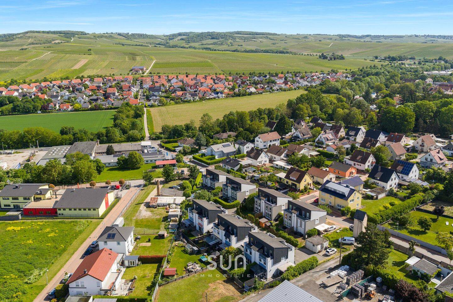 Ruhig gelegenes Familienhaus in Sprendlingen (RLP) mit Garten und Dachterrassen, 55576 Sprendlingen