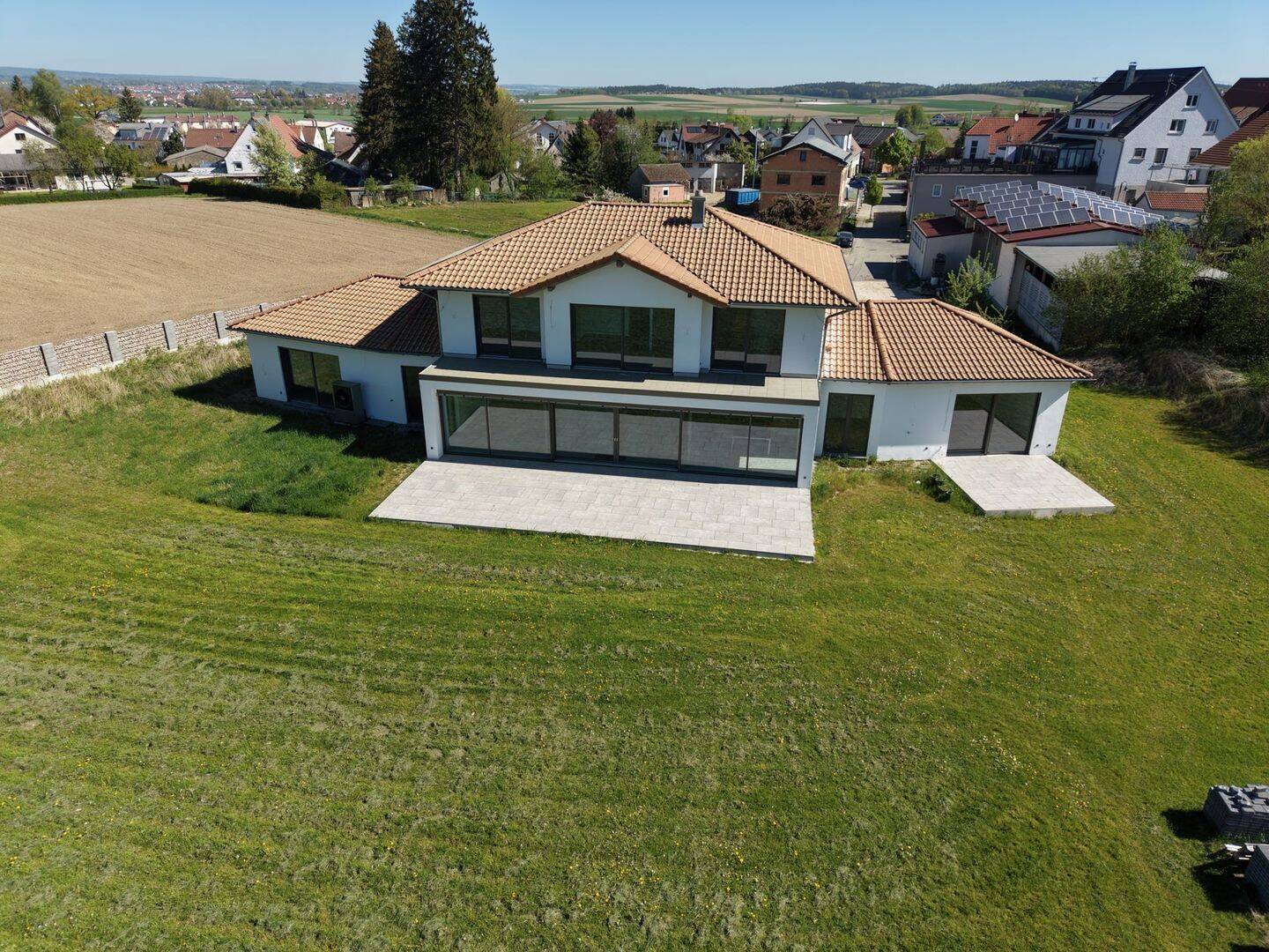 Wohnen auf besonderem Niveau – exklusive Villa in Oberstadion