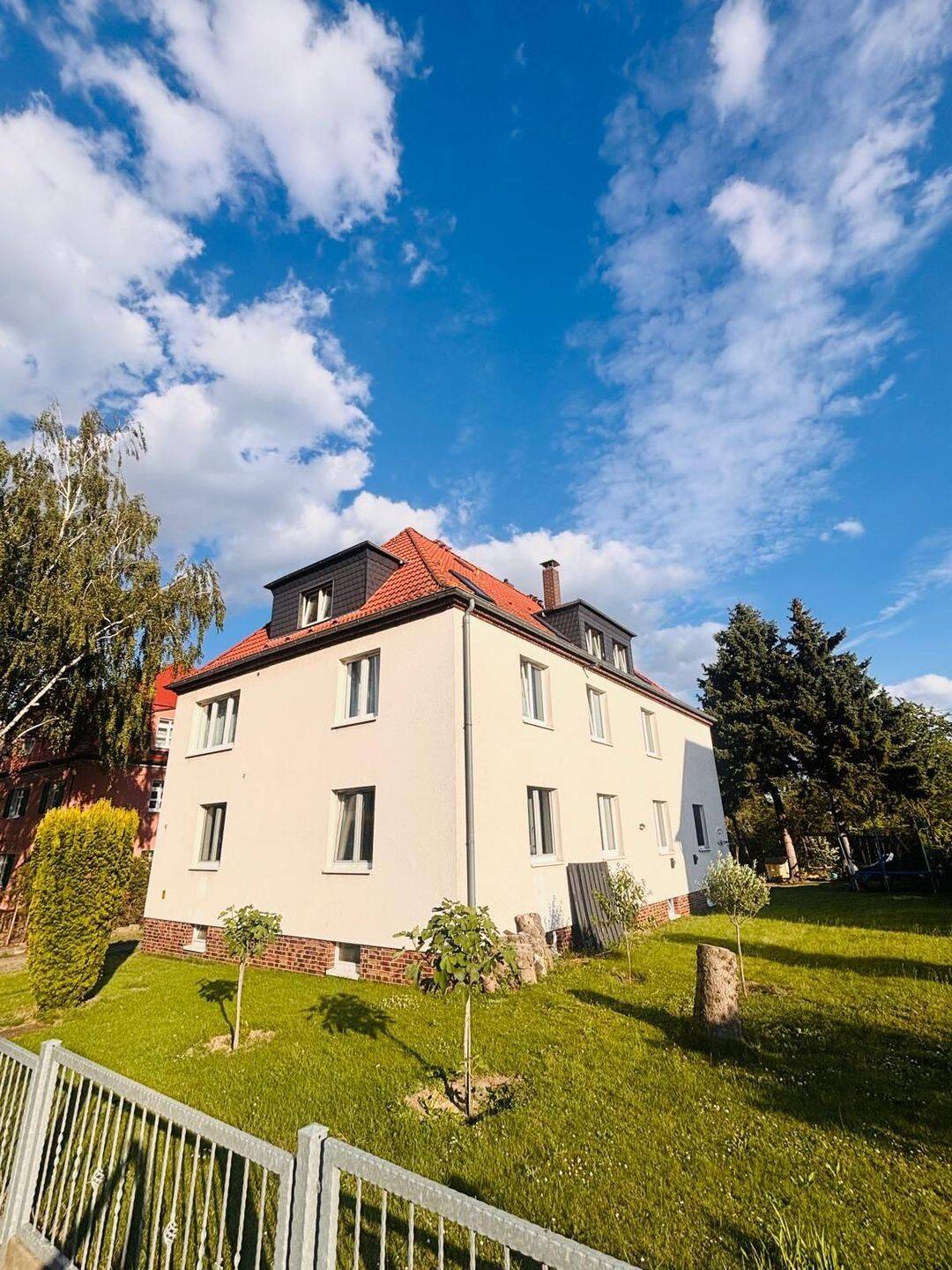 5-Zimmer-Dachgeschosswohnung in Dresden-Gorbitz-Süd – Erstbezug nach Sanierung, 1169 Dresden