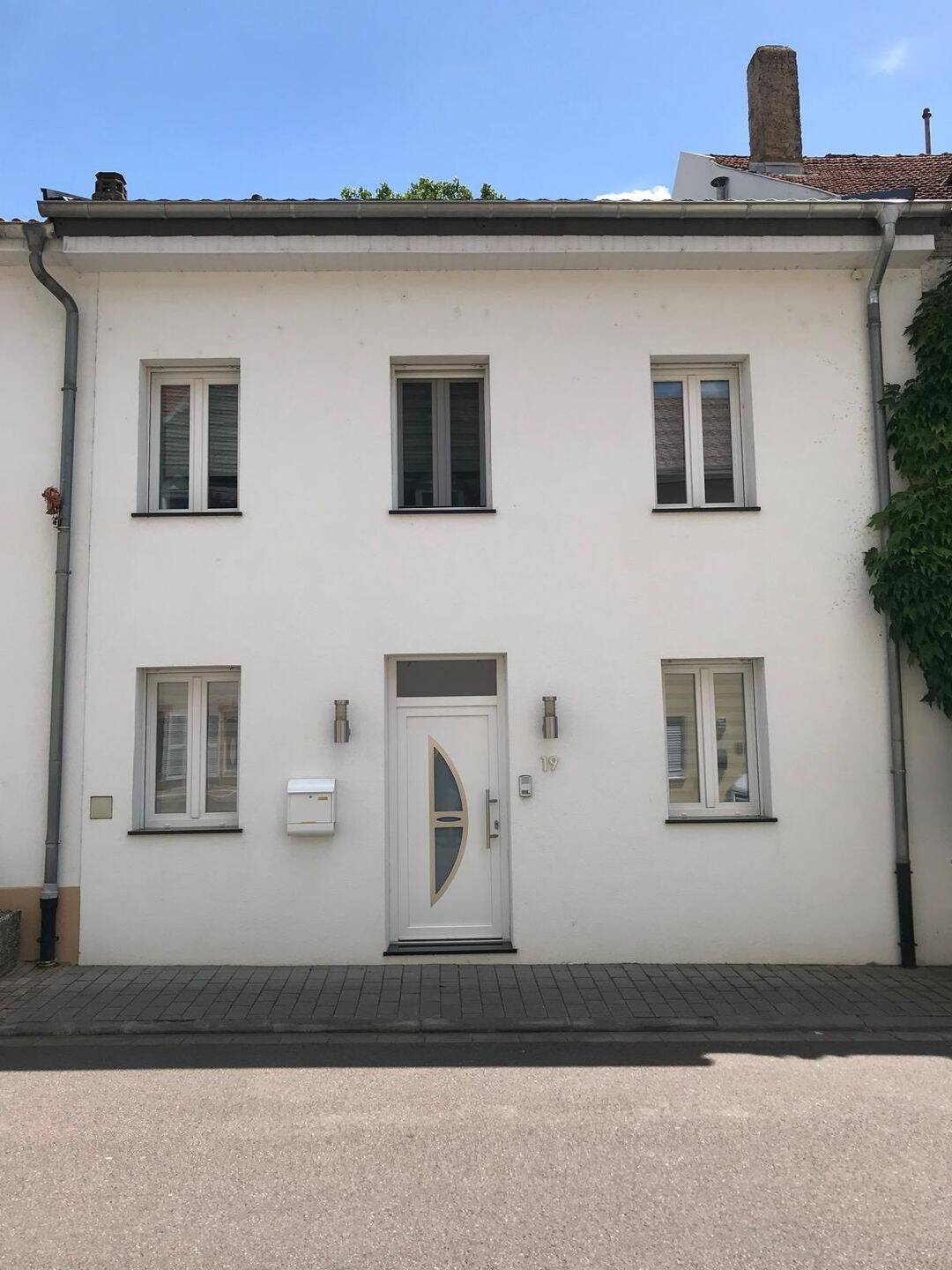 Wohnhaus mit großer Terrasse direkt an der Grenze L-Remich, 66706 Perl