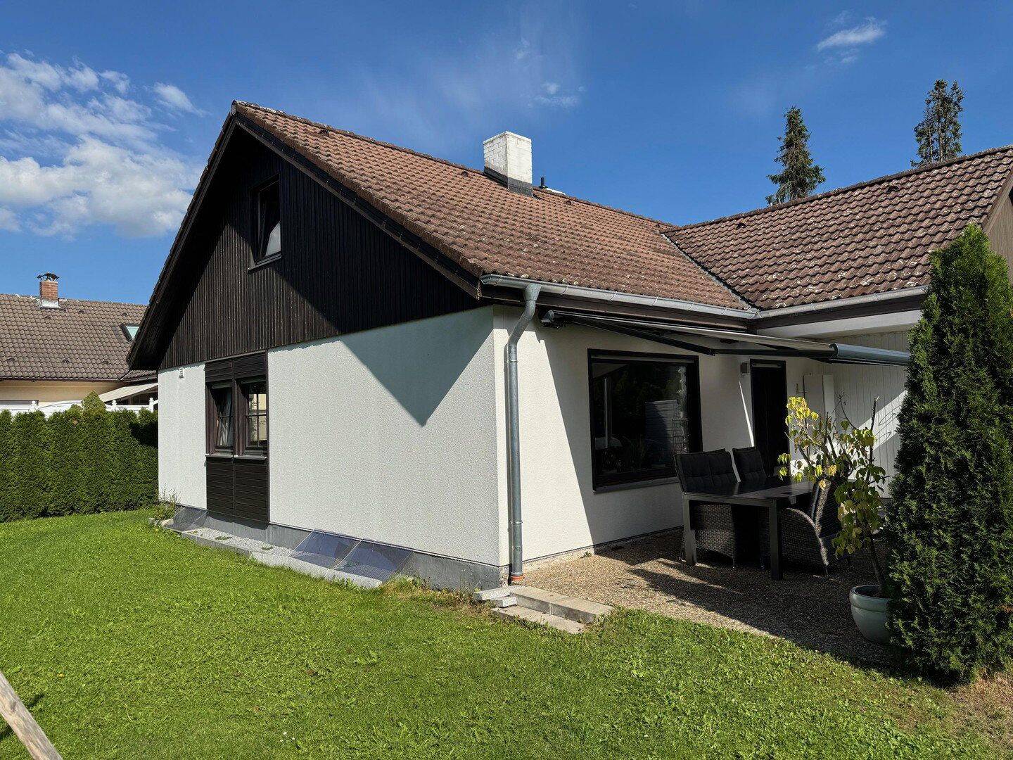 Einfamilienhaus mit großem Grundstück, Ausbaupotenzial & provisionsfrei, 86343 Königsbrunn