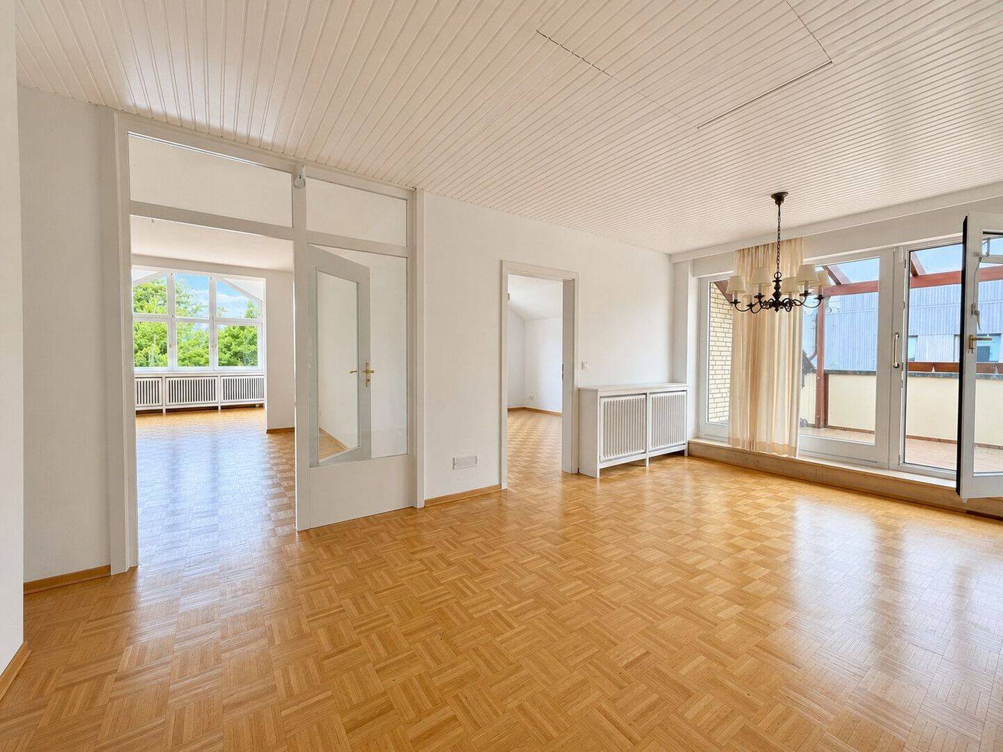 Lieblingslage Volksdorf! Helle 3 Zi.-Wohnung mit Dachterrasse & Garten, 22359 Hamburg (Wandsbek Bergstedt Rahlstedt Volksdorf)