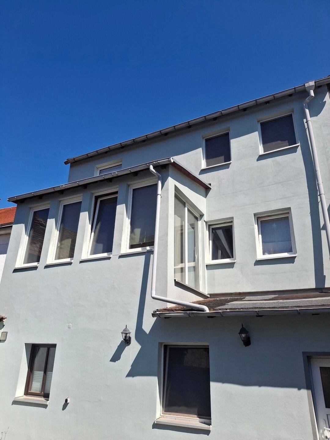 Geräumiges Familienhaus im Zentrum von Bad Blankenburg sucht einen neuen Eigentümer, 7422 Bad Blankenburg