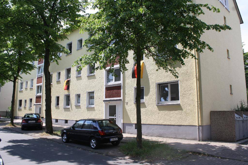 3-Zimmer-Dachgeschosswohnung in Essen-Dellwig  renovierungsbedürftig ! Frei ab 01.10.2026 !, 45357 Essen (Bedingrade Borbeck-Mitte Dellwig Frintrop Gerschede)
