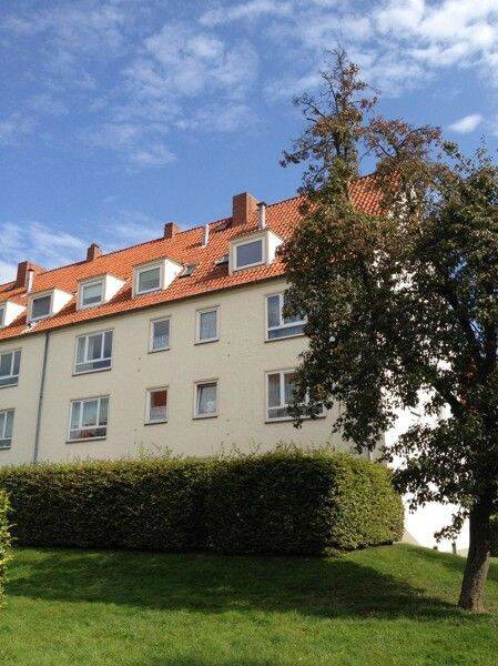 Das Glück hat ein Zuhause: schöne sanierte 2,5-Zi.-Dachgeschoss-Wohnung, sofort anmietbar!, 23564 Lübeck (Sankt Gertrud Sankt Jürgen)