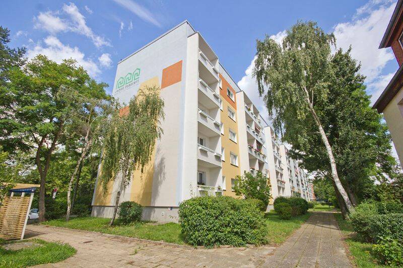In der Herrichtung! 3-Raumwohnung mit Wanne und Balkon., 6128 Halle (Saale) (Böllberg-Wörmlitz Gesundbrunnen Innenstadt Silberhöhe Südstadt)