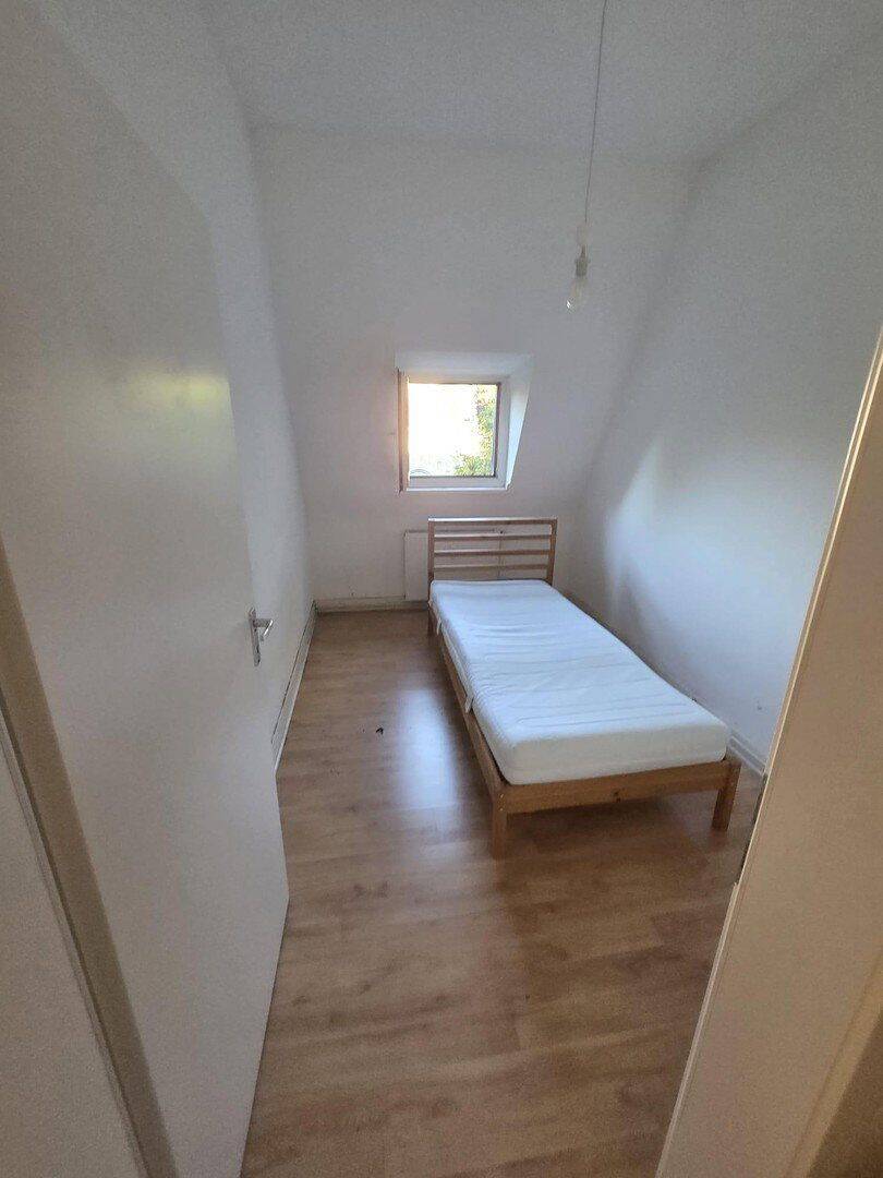 2-Zimmer Dachgeschosswohnung im schönen Wasserviertel, 47051 Duisburg (Altstadt Dellviertel Duissern Kaßlerfeld)