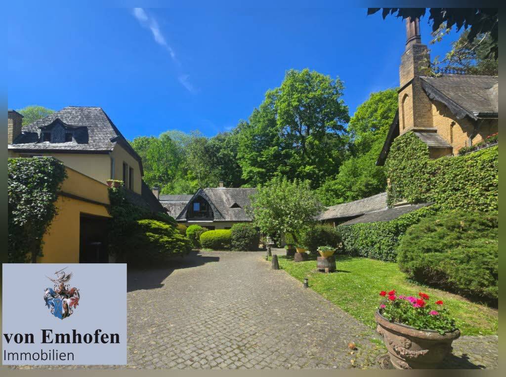 Remagen Rolandseck Villa von 1883 mit vermieteten Nebengebäuden, 53424 Remagen
