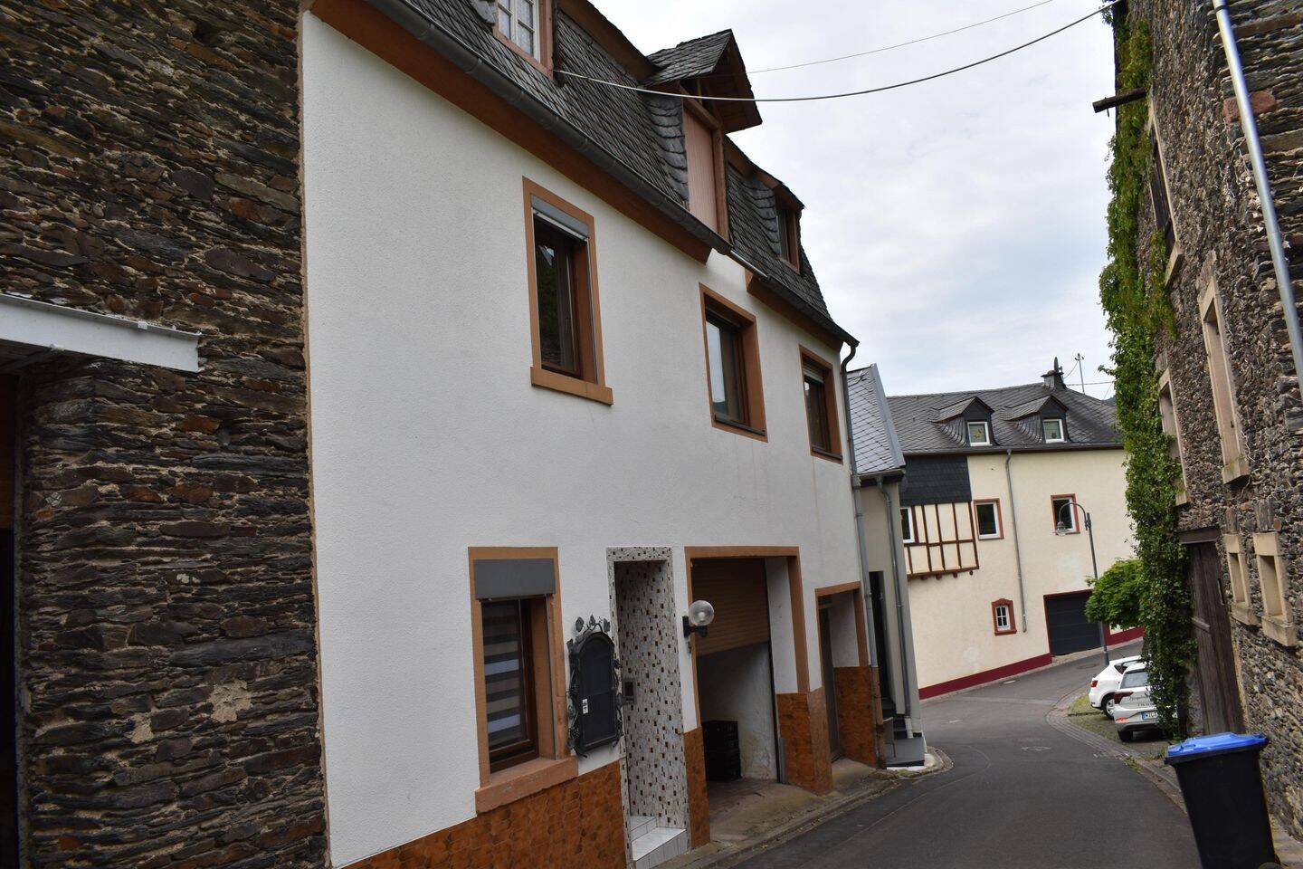 Ehemaliges Winzerhaus mit Scheune, Ausbaupotenzial und optionalem Weinberg in Spitzenlage, 54498 Piesport