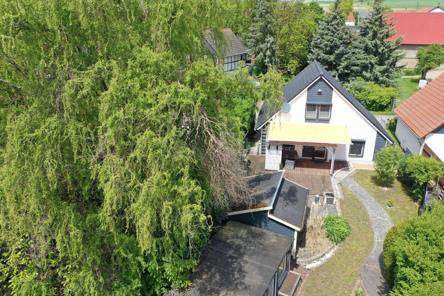 Provisionsfrei – kleines, freistehendes Einfamilienhaus im Grünen – komplett saniert, Carport, Pool, 38312 Börßum