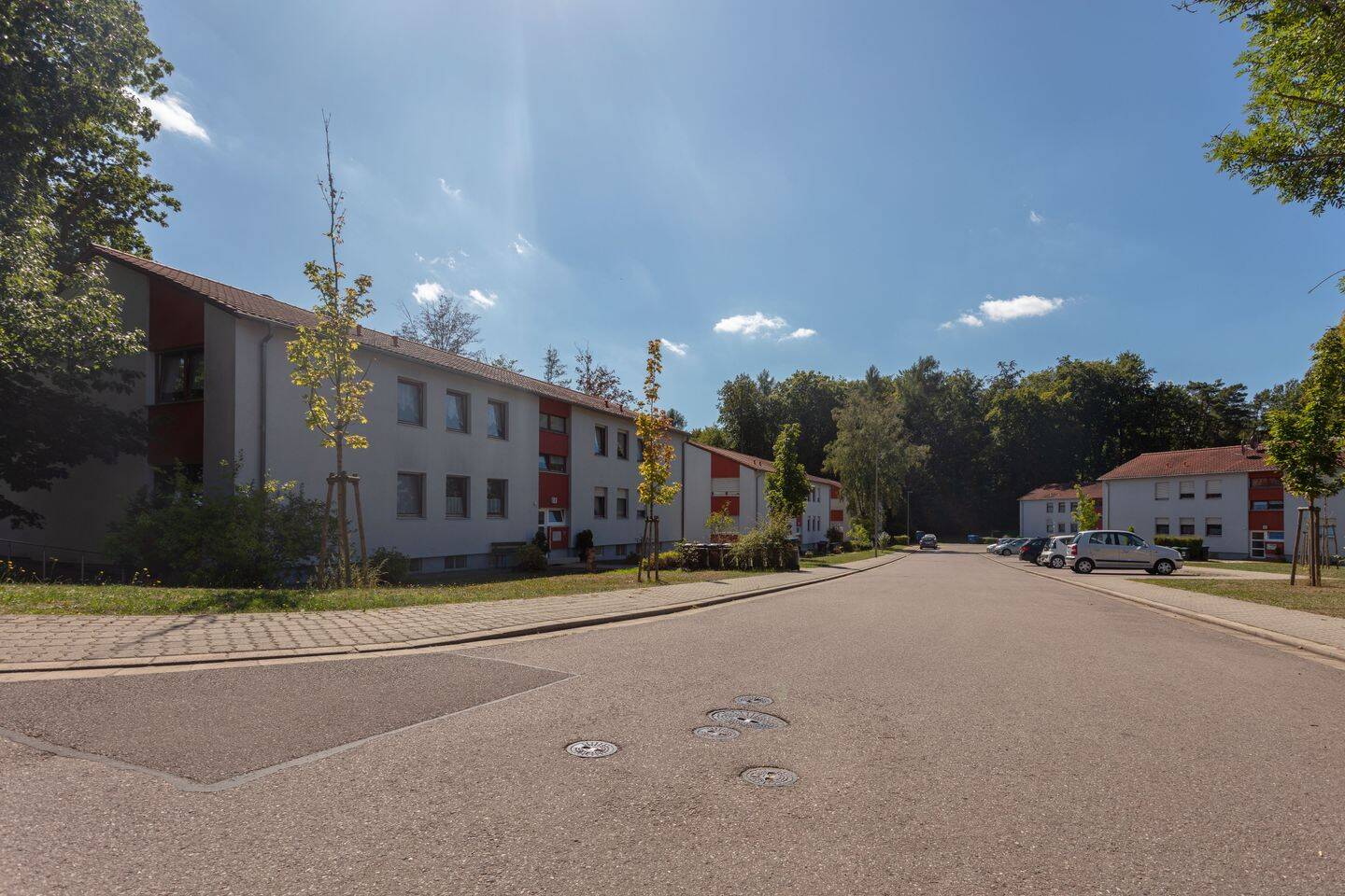 sanierte Senioren-Wohnung 3 ZKB mit flacher Dusche und Terrasse in modernisiertem Anwesen – Dorf im Warndt, 66352 Großrosseln