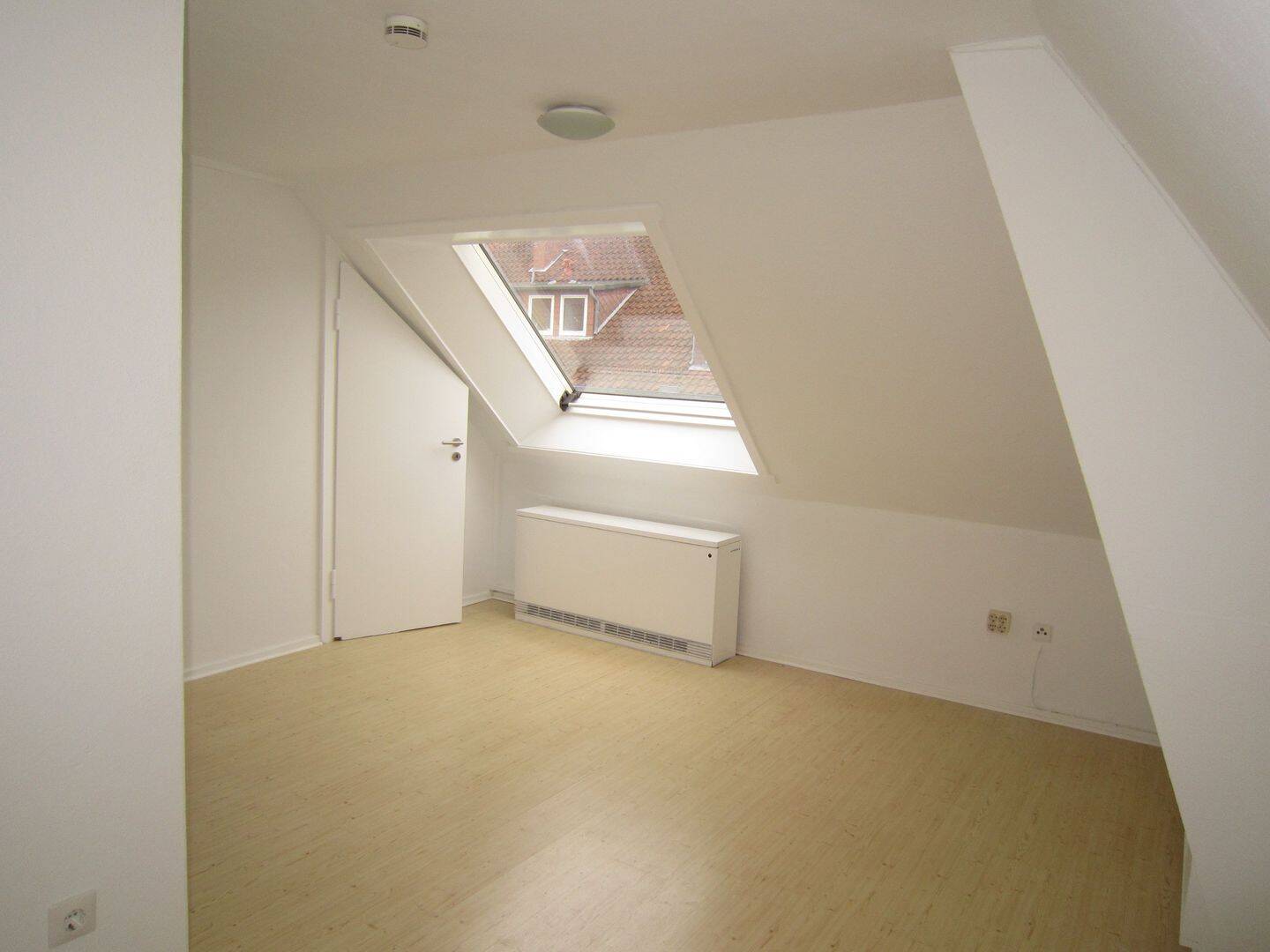 Helle 1 Zimmer Dachgeschosswohnung in HAWK-Nähe, 31134 Hildesheim