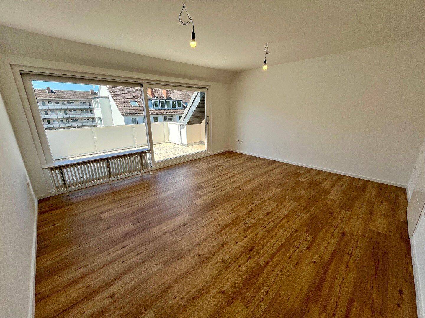 Erstbezug! Renovierte 4-Zi.-Wohnung mit Balkon in Schwachhausen, 28211 Bremen (Gete Radio Bremen Schwachhausen)